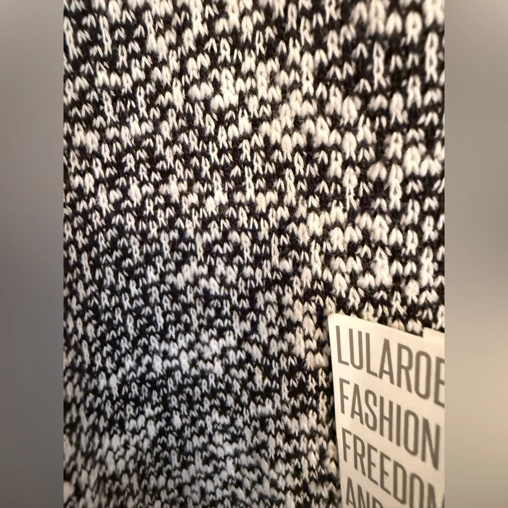 NWT LuLaRoe Marled Black & White Knit Vest size medium - Picture 4 of 4